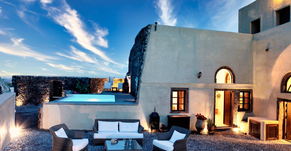 External view of Mansion kyani heritage villa in Megalochori Santorini