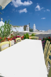 external dining table of sophia heritage villa in Megalochori Santorini