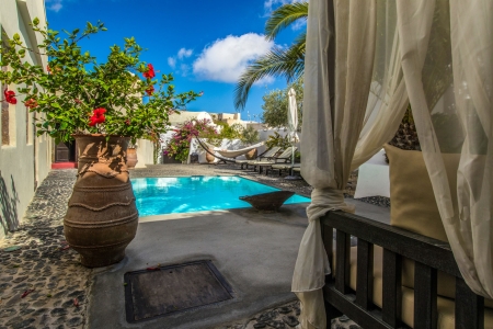Mansion Sophia pool and courtyard in Megalochori Santorini